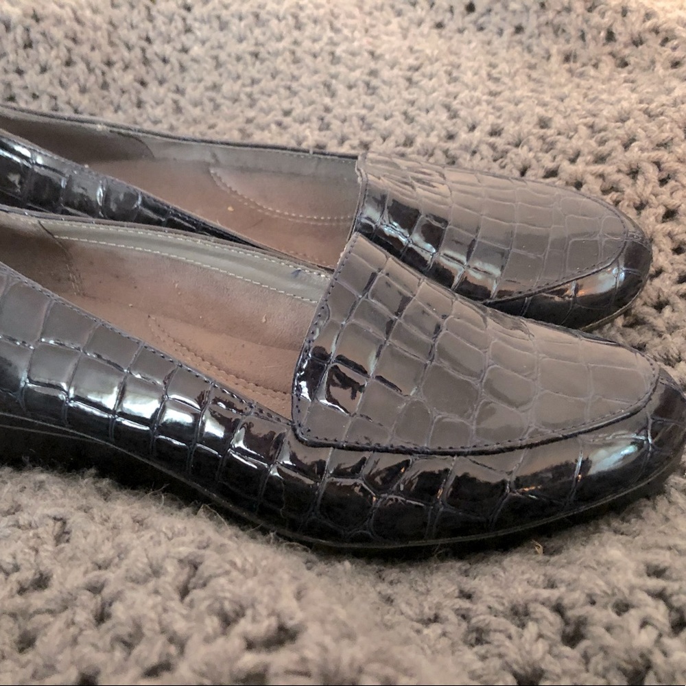 Ladies 8.5 Aerosoles Patent Leather Shoes